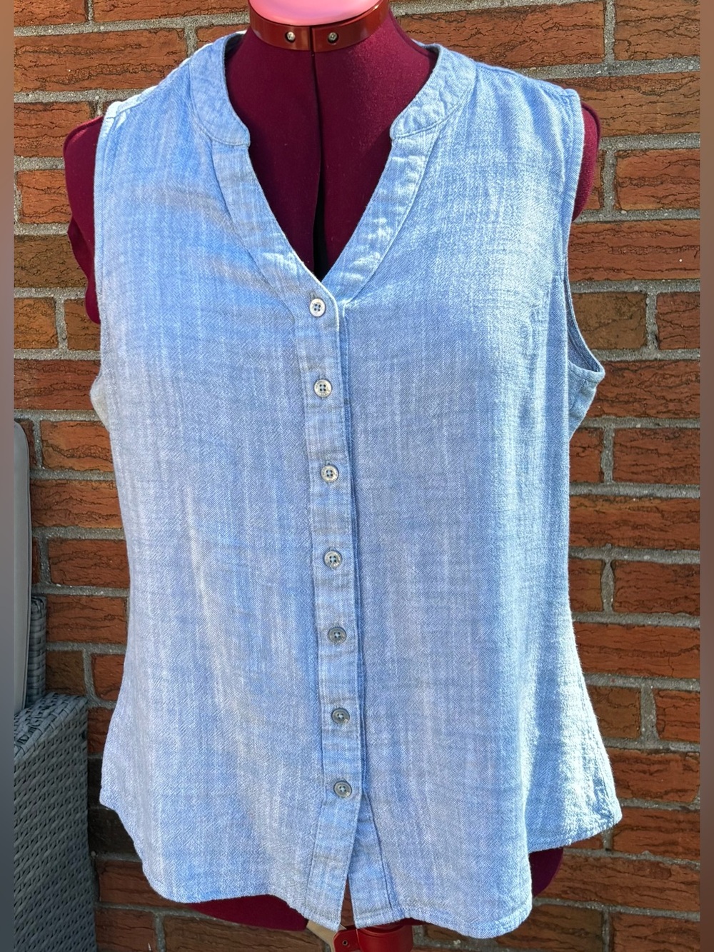 Sleeveless linen blend blouse